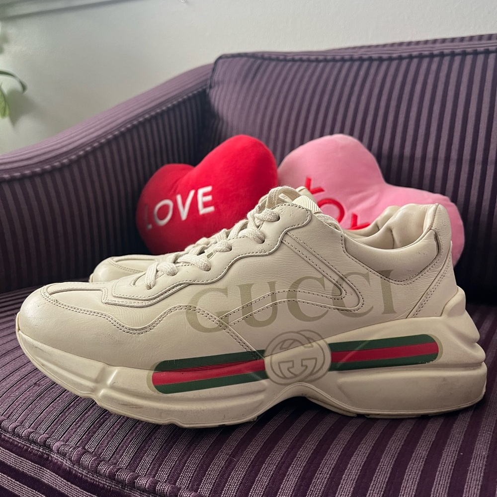 Gucci Ivory Sneakers with Red and Green Stripes